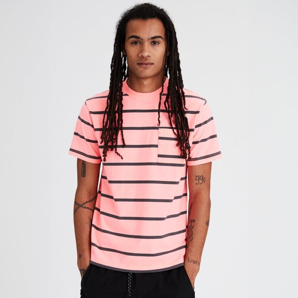 American Eagle Striped Pocket Basic T-Shirt in Coral - sz Medium